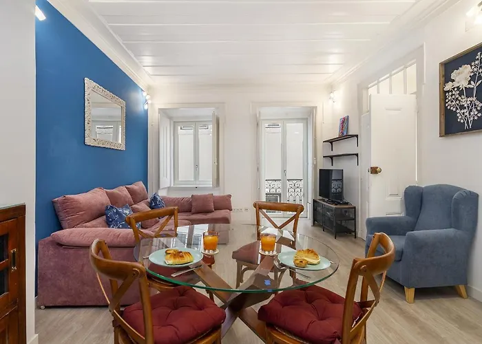 Whome Bairro Alto 2-bed Location Fully Equipped דירה ליסבון