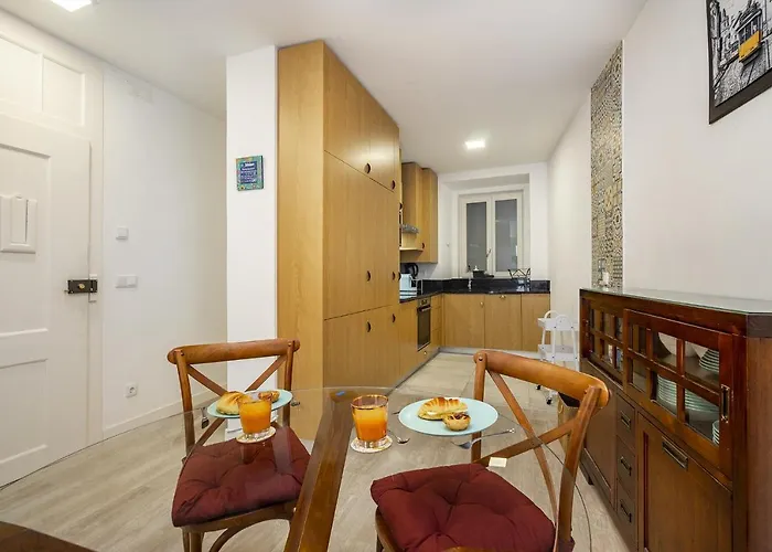 Whome Bairro Alto 2-bed Location Fully Equipped ליסבון